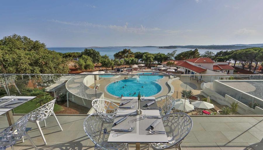 Arena Park Plaza Belvedere